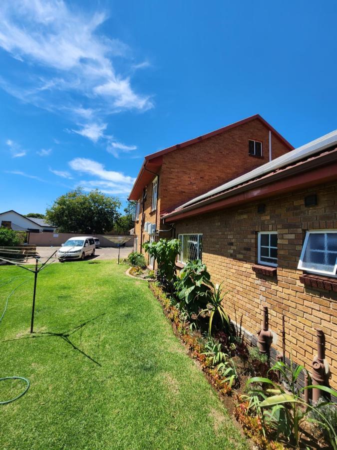 Southy Inn By The Lake Benoni Exterior photo