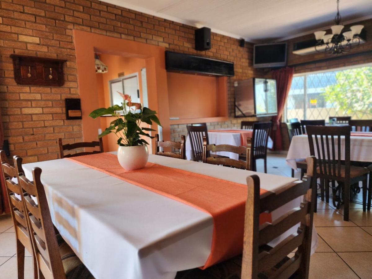 Southy Inn By The Lake Benoni Exterior photo